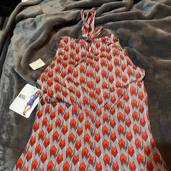 Dressy top size small by Donna - Picture 3 of 4